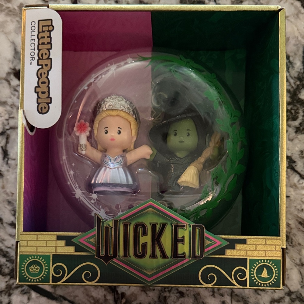 Fisher-Price Little People Wicked Set - Pink and Green. New in box